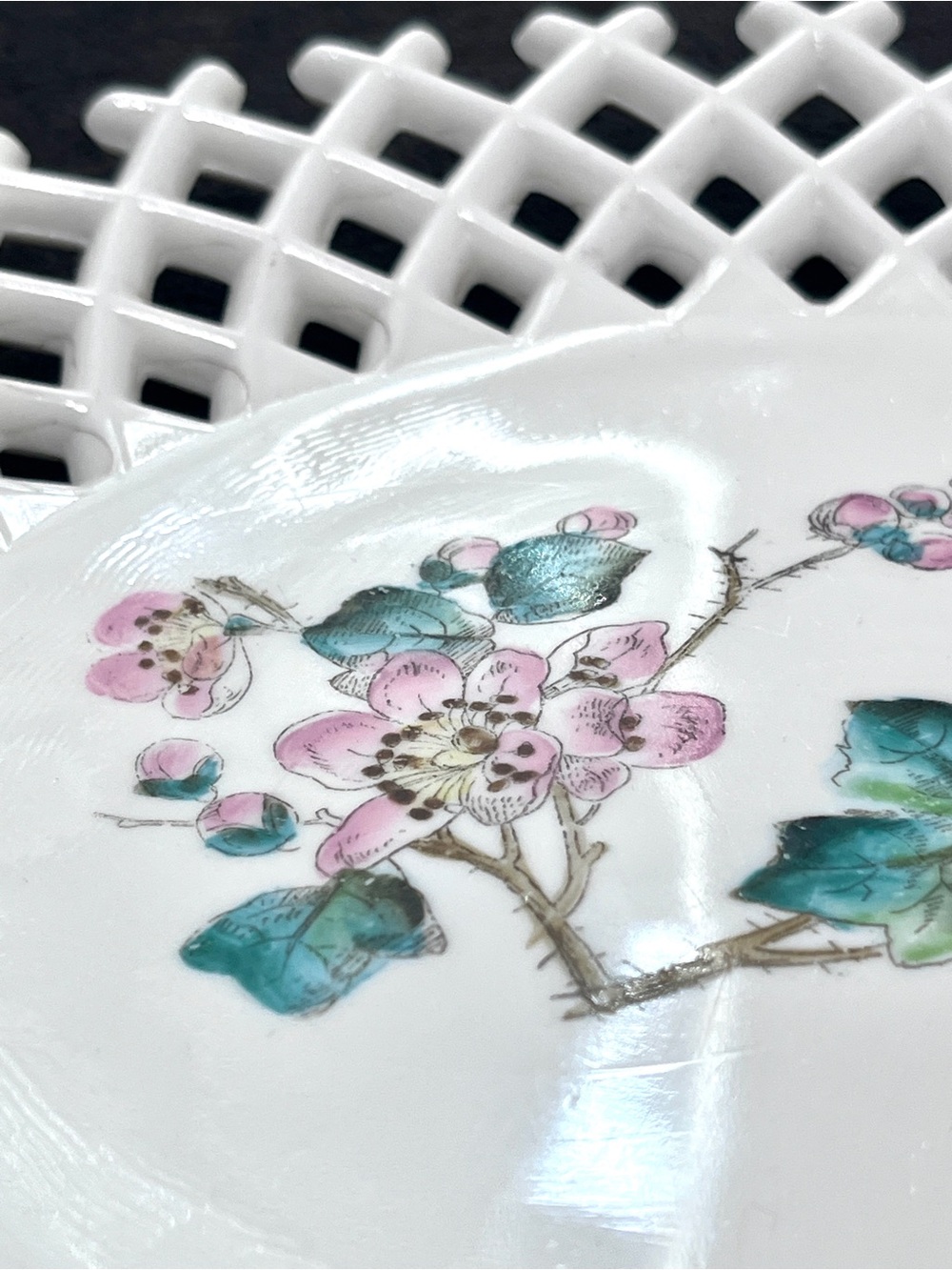 Antique 1885-1895 EAPG Challinor Taylor Milk Glass Lattice Edge Plate - Picture 3 of 3